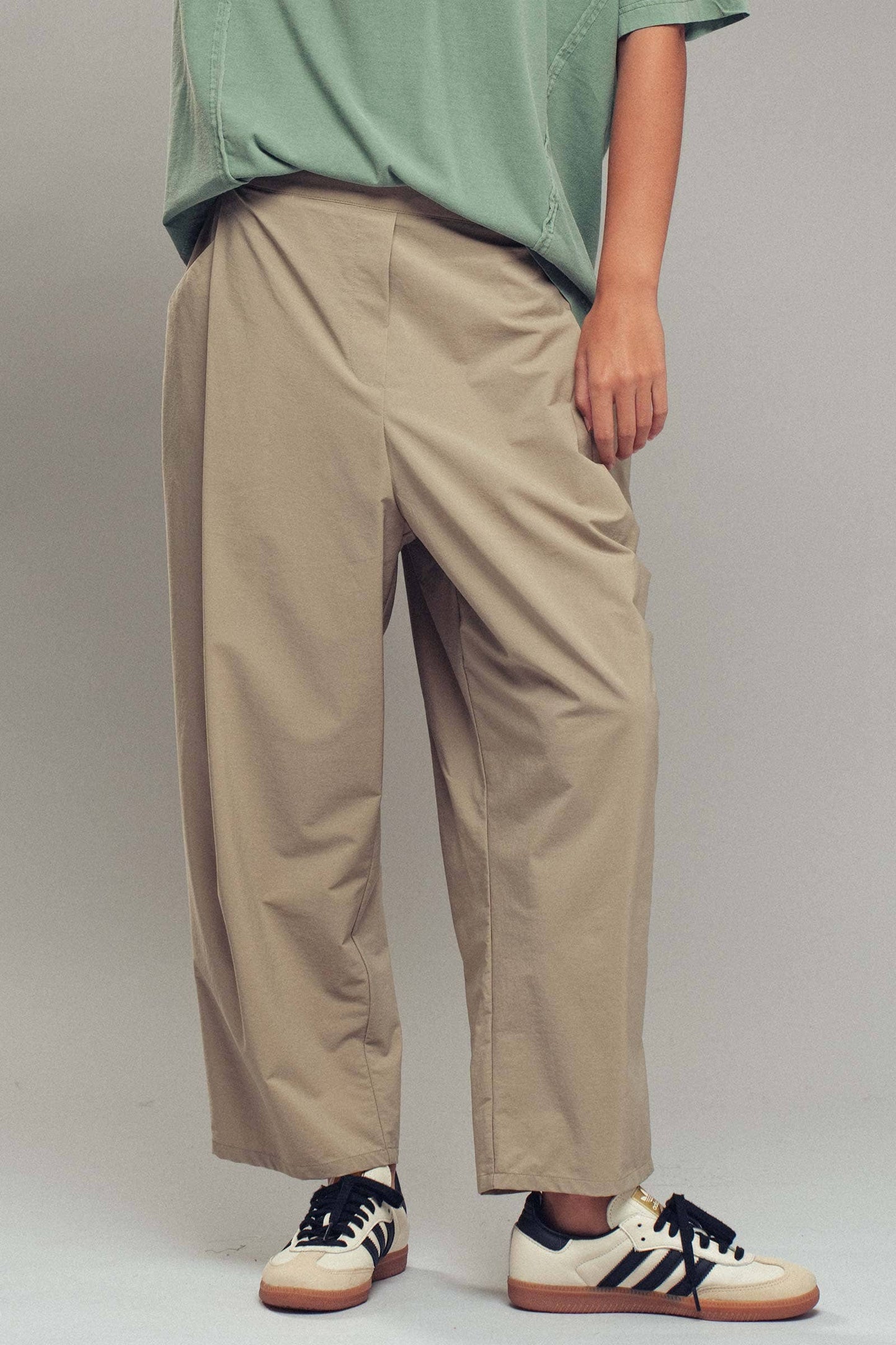 Wide-Leg Cropped Utility Pants: BLACK / S-2/M-2/L-2