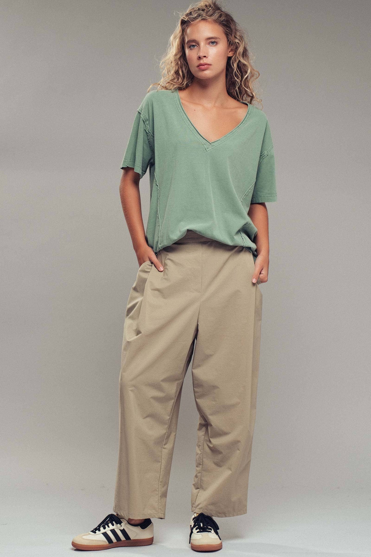 Wide-Leg Cropped Utility Pants: BLACK / S-2/M-2/L-2