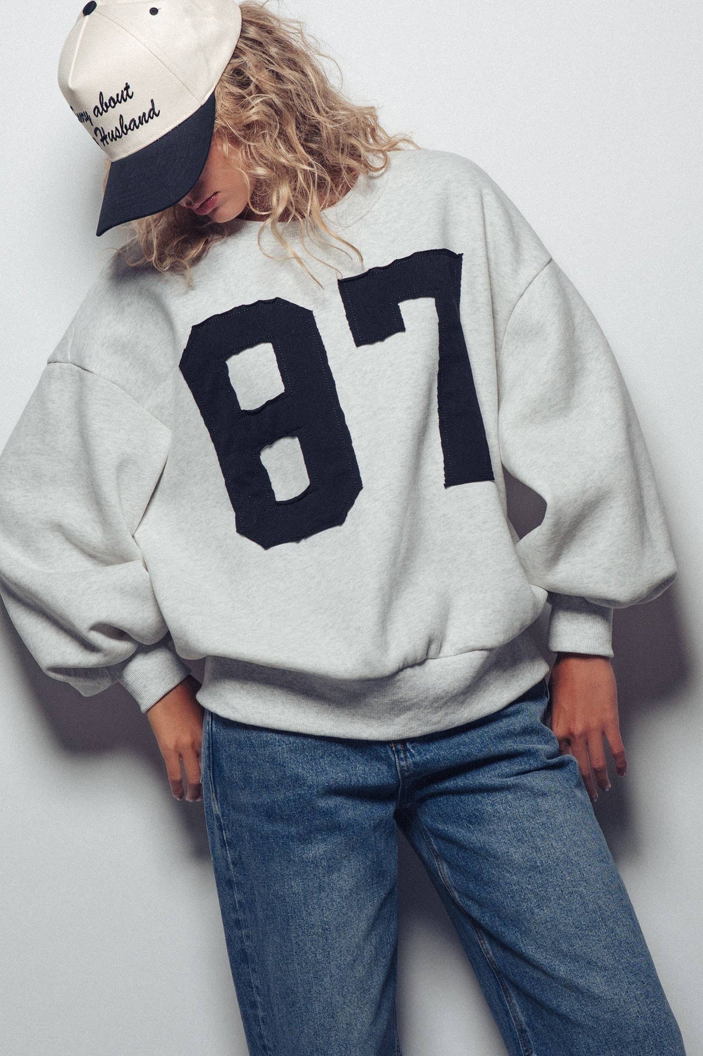 "87" Graphic Balloon Sleeve Oversized Sweatshirt: WHITE MELANGE / S-M-L:2-2-2