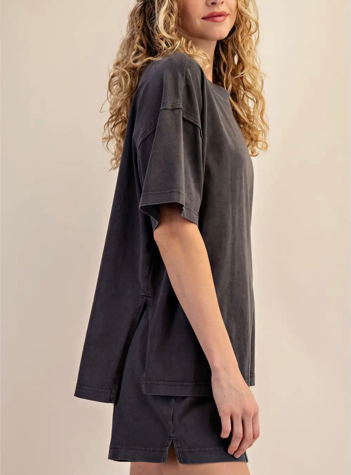 Mineral Washed Side Slit Short, Washed Black