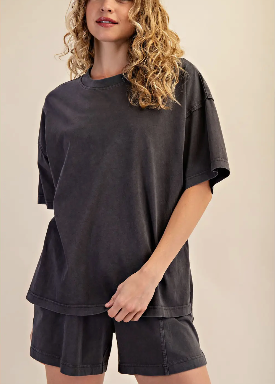 Mineral Washed Side Slit Short, Washed Black