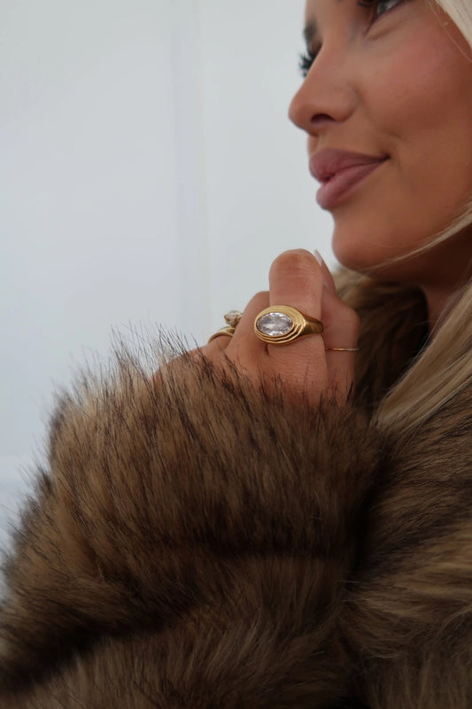 Carly Ring, Gold