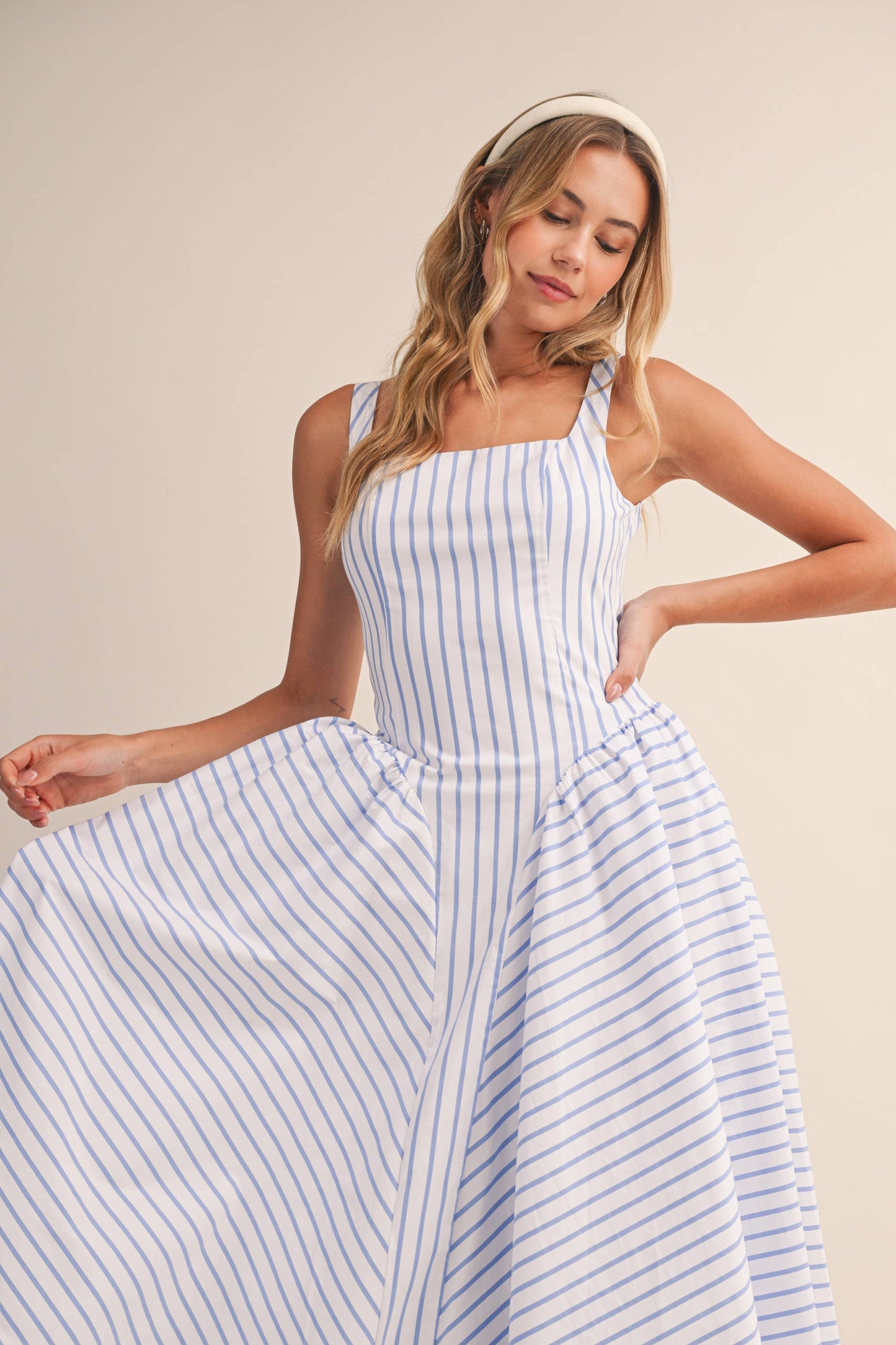ID9896 STRIPED SLEEVELESS SIDE GATHERED FLARED MIDI DRESS: Blue / M